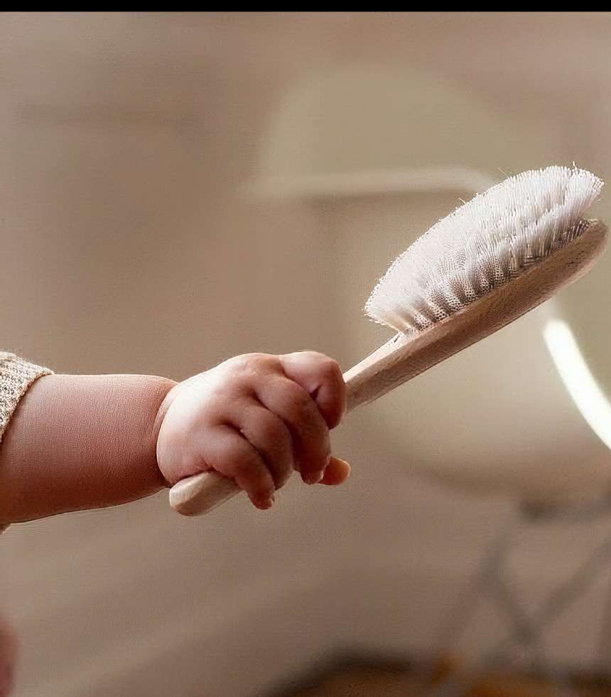 Brosse à cheveux soin bébé...