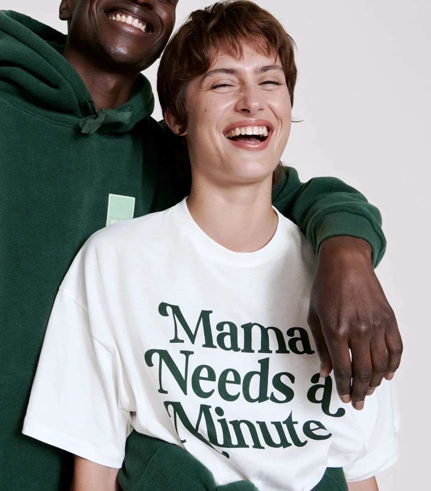 T-shirt Mama needs a minute blanc