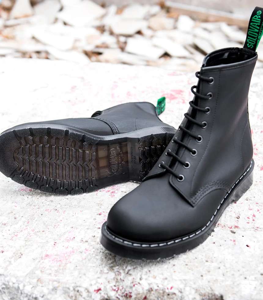 Boots Derby 8 œillets noir greasy